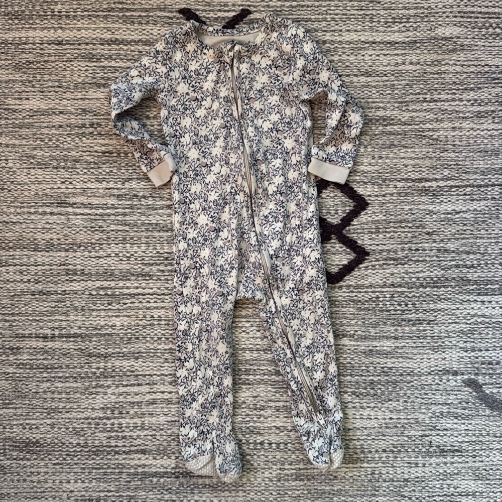 Colored Organics footie pajamas / baby girl